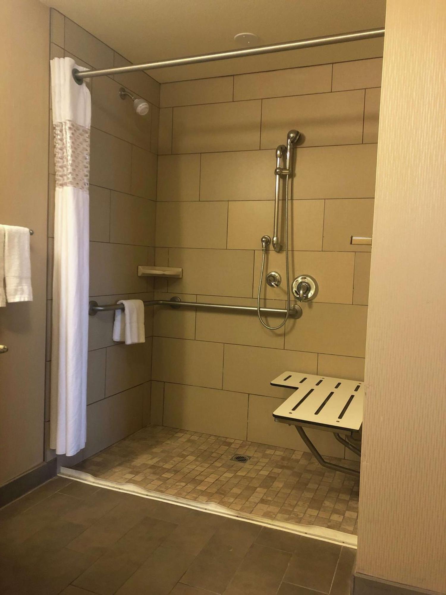 Hotel Hampton &