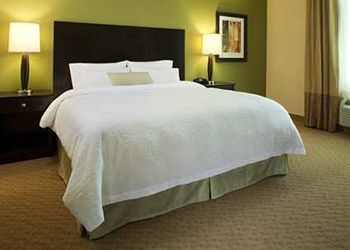 Hampton & Hotel Salinas